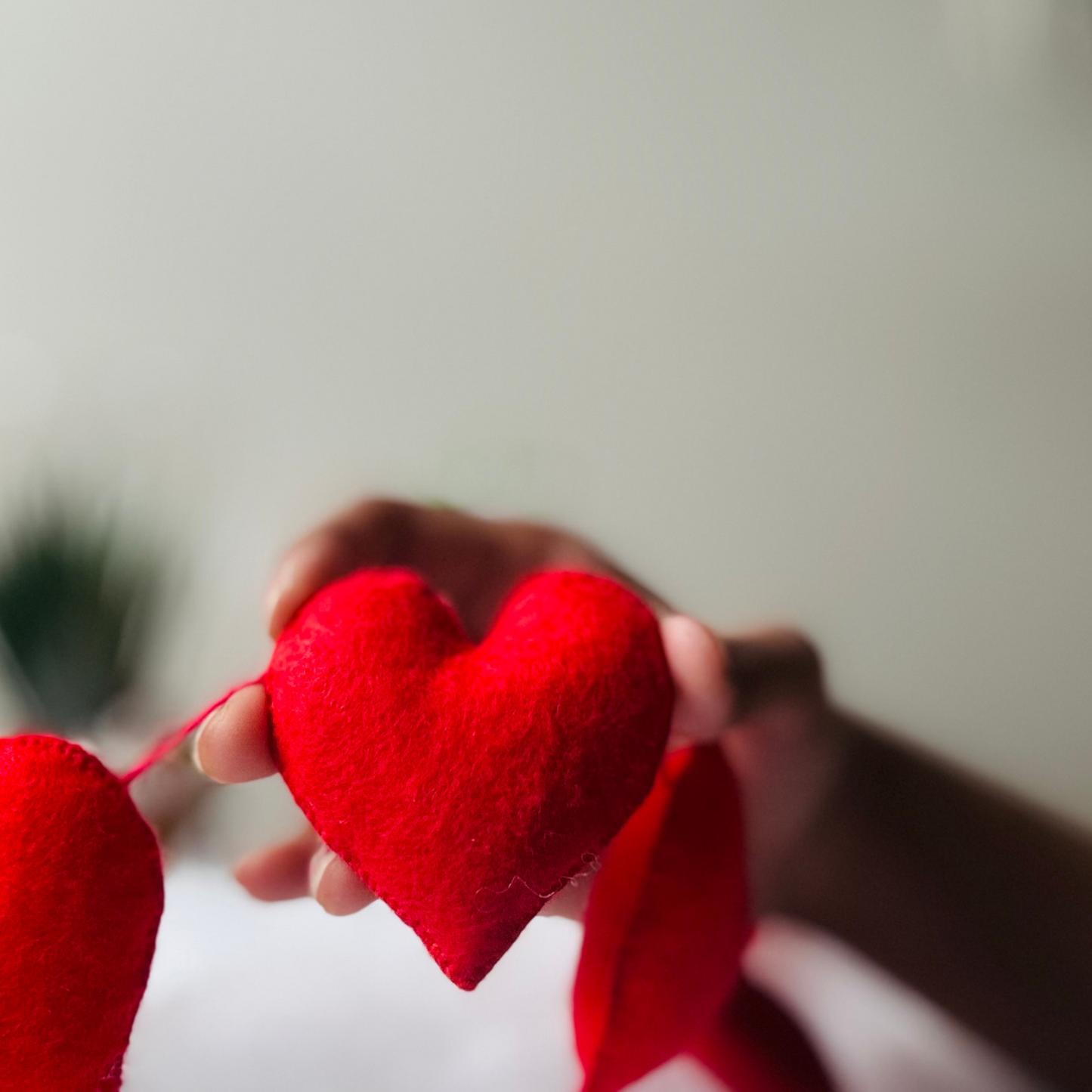 Handmade Red Felt Heart Garland – Cozy & Charming Decor for Any Occasion