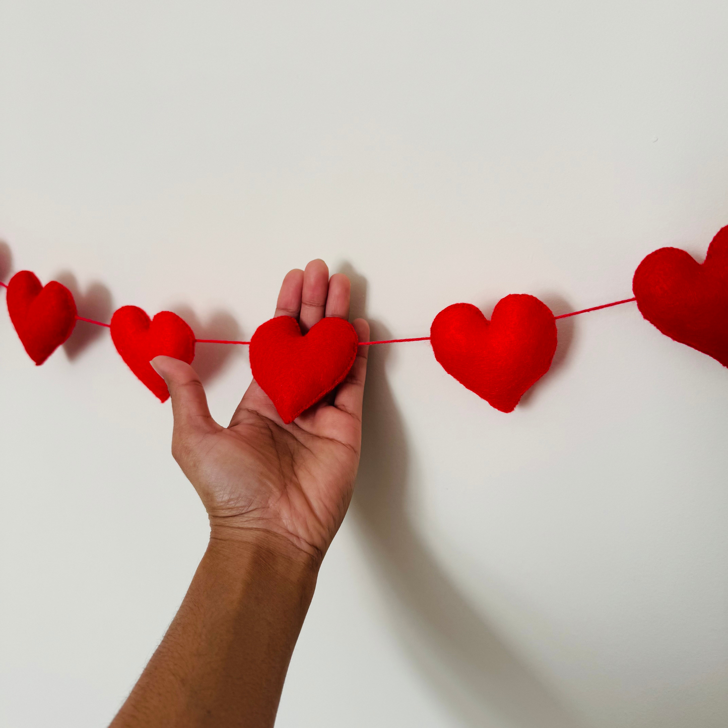 Handmade Red Felt Heart Garland – Cozy & Charming Decor for Any Occasion