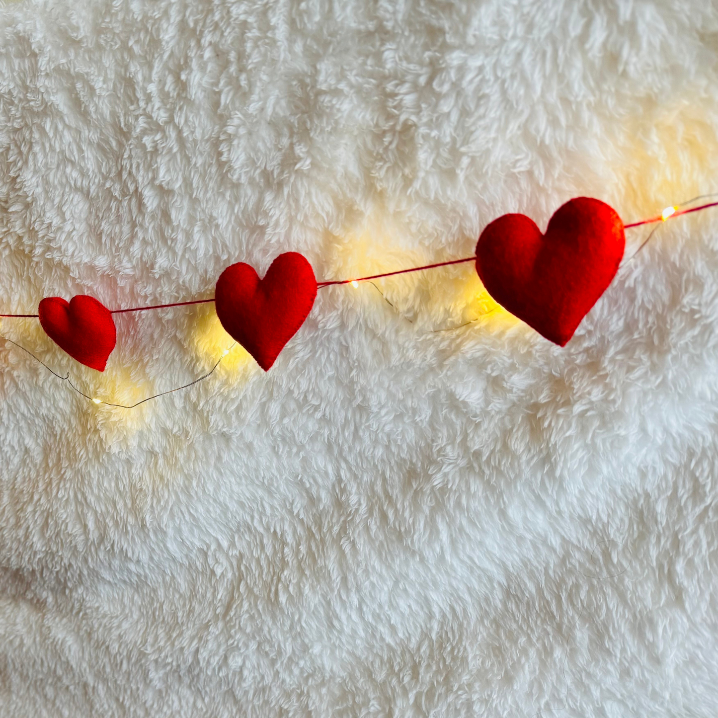 Handmade Red Felt Heart Garland – Cozy & Charming Decor for Any Occasion